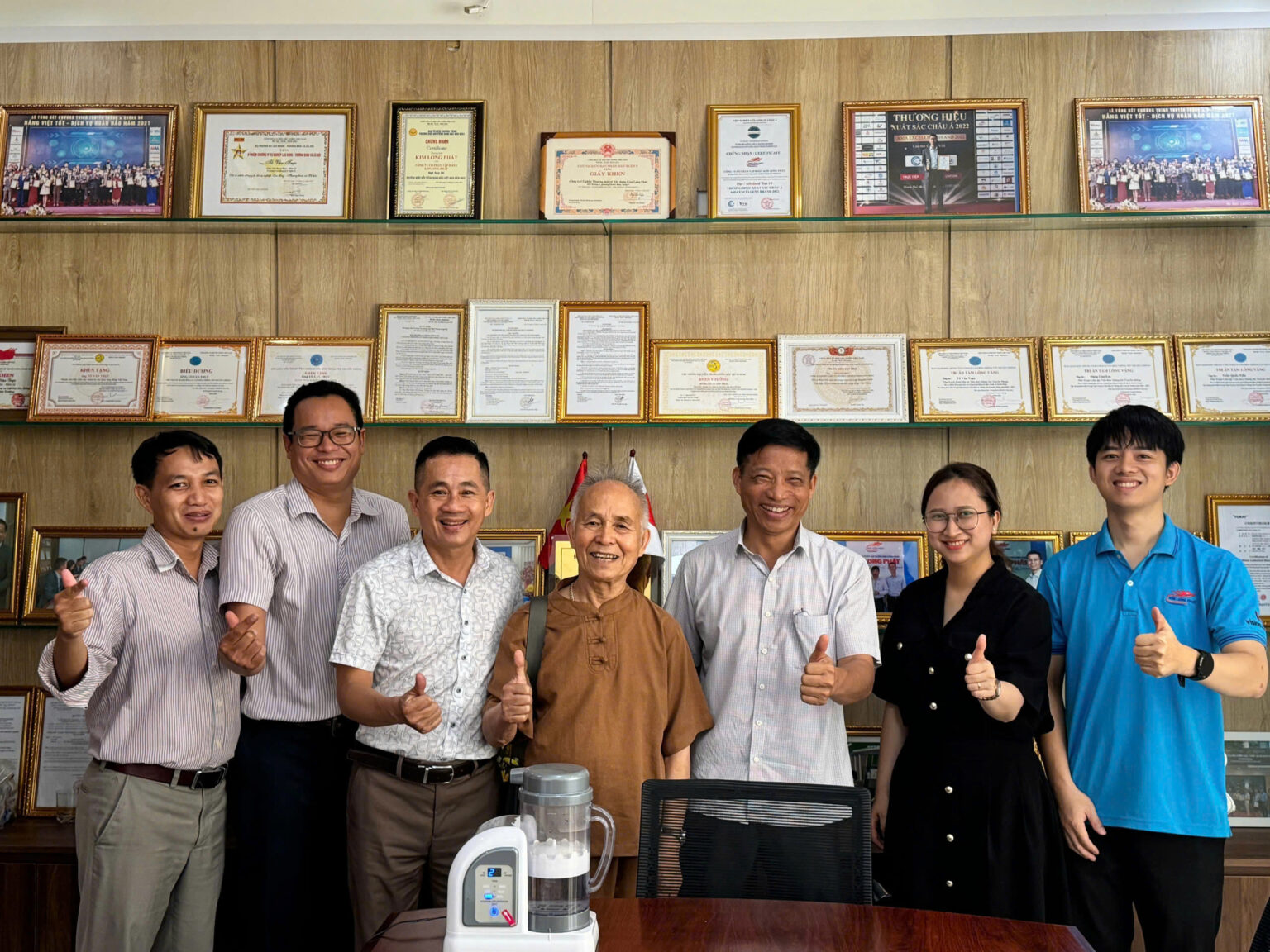 KIM LONG PHÁT cùng Tiến sĩ, Lương y Ngô Đức Vượng trong buổi chia sẻ chăm sóc sức khỏe