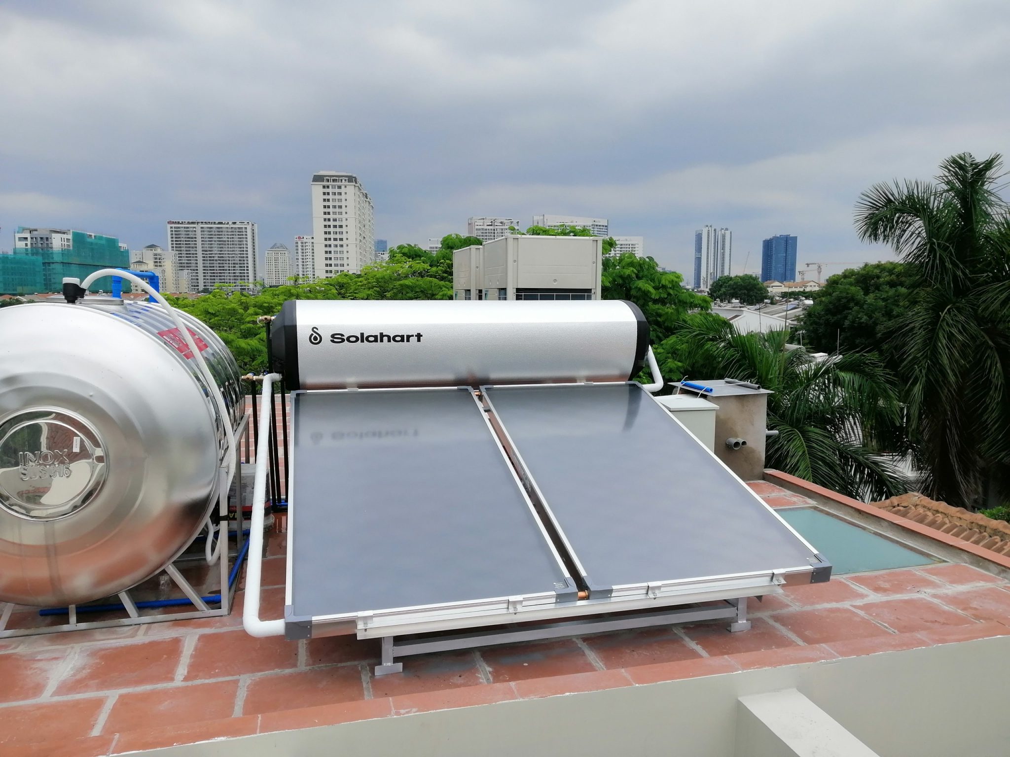 Máy nước nóng năng lượng mặt trời Solahart 300L